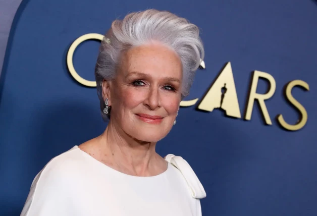 GLENN CLOSE-CORTO