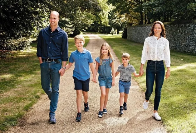 Guillerm y Kate con sus 3 hijos