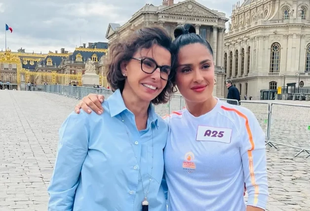 Salma Hayek Paris 2024 - Salma Hayek antorcha olímpica - Salma Hayek 57 años