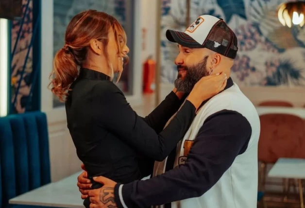 Kiko Rivera e Irene Rosales en un fotograma de su videoclip