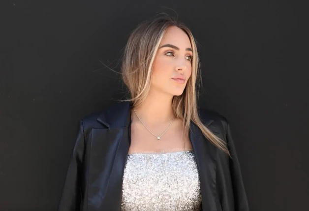 Rocío Flores se viste de novia.