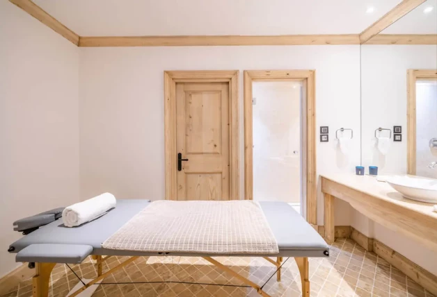 Habitaciones de la casa de los Alpes suizos donde Georgina Rodríguez se alojó con sus hijos
