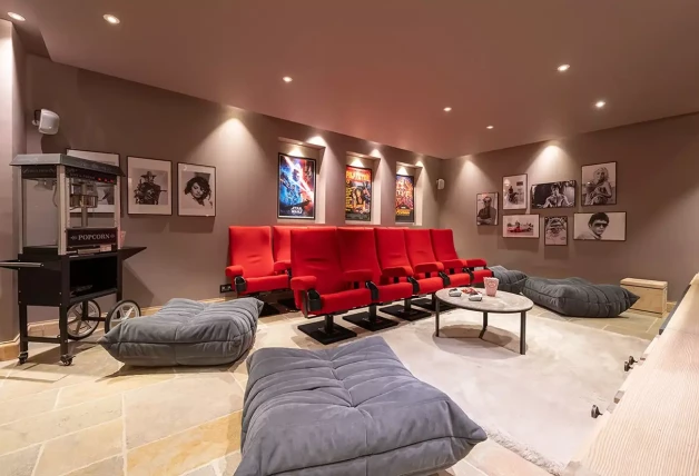Habitaciones de la casa de los Alpes suizos donde Georgina Rodríguez se alojó con sus hijos
