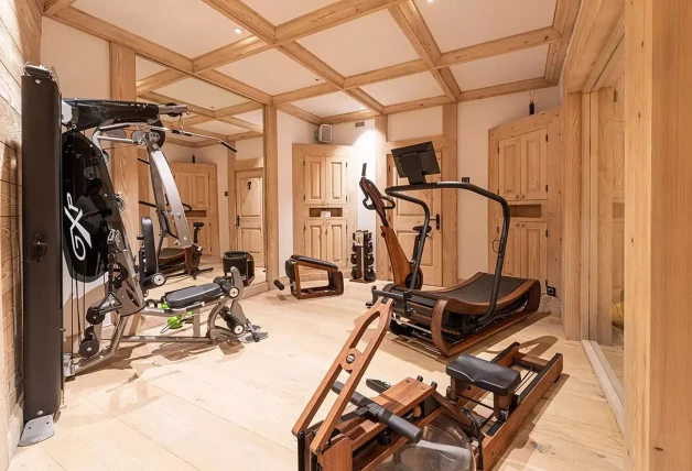 Habitaciones de la casa de los Alpes suizos donde Georgina Rodríguez se alojó con sus hijos