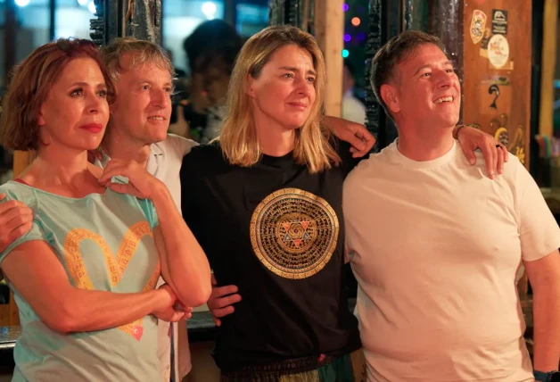 Jesús Calleja junto a Ágatha Ruiz de la Prada, a Sandra Barneda y a Carlos Latre.