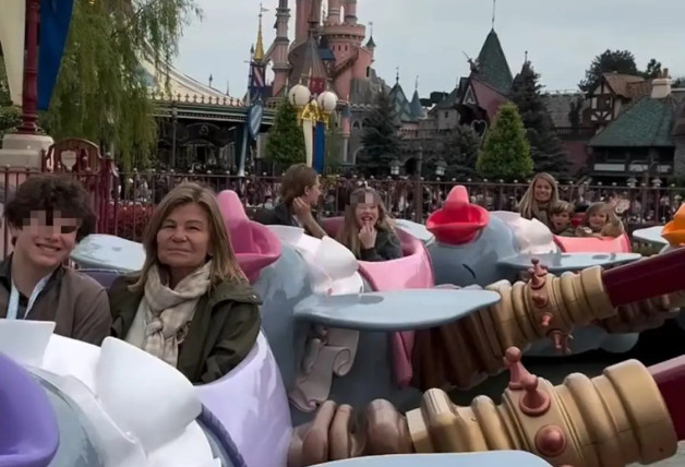 Cari Lapique en Disneyland