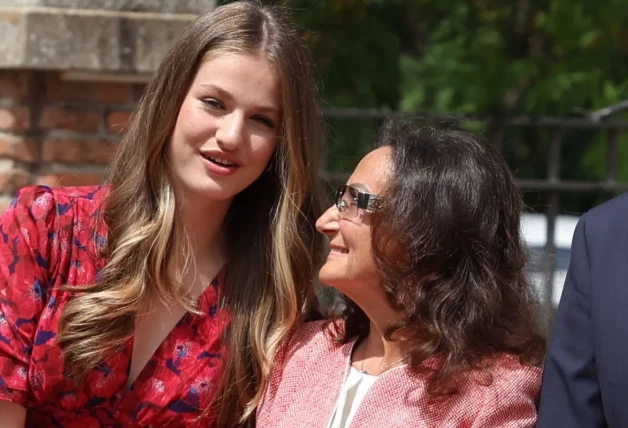 La princesa Leonor y su abuela, Paloma Rocasolano.