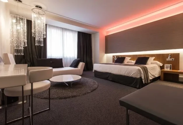 hotel sara 4