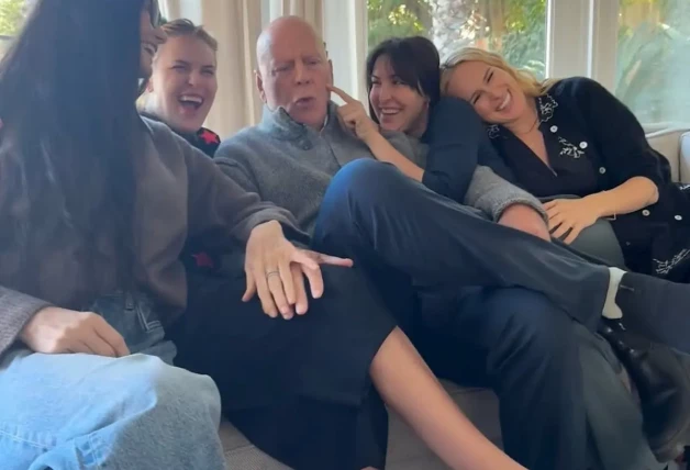 Bruce Willis con sus hijas