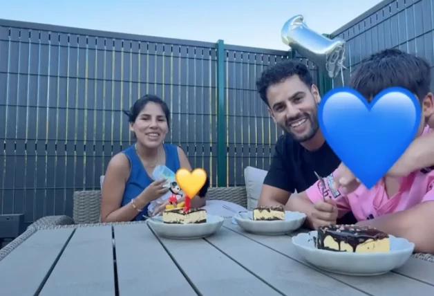 Isa Pantoja con su familia