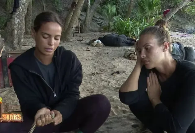 Gloria Camila y Jessica Bueno.