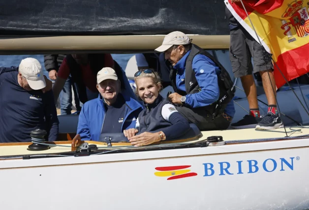 Juan Carlos repite como campeón mundial de vela a los 87 años