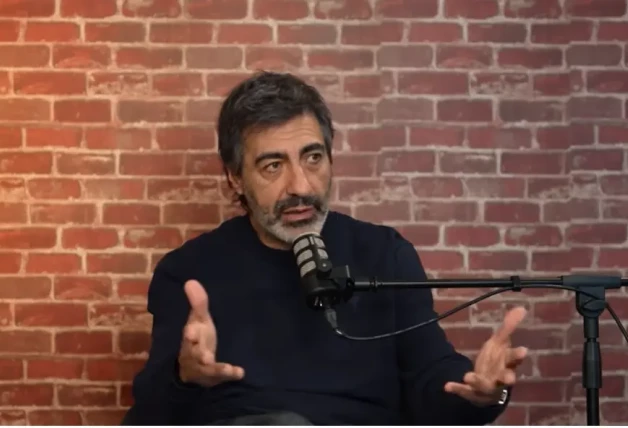 Juan del Val confiesa si ha hecho un trío