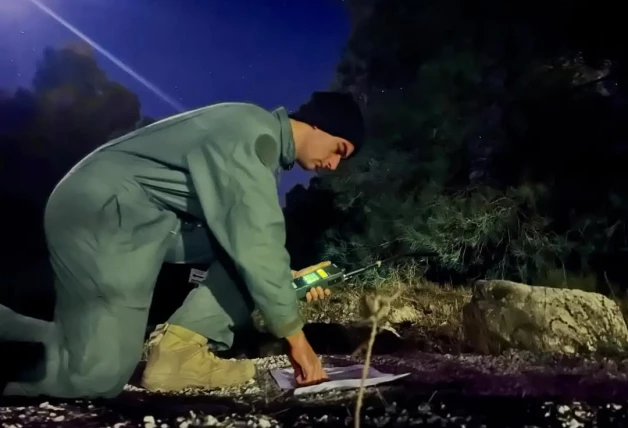 Leonor imagenes haciendo maniobras en el aire