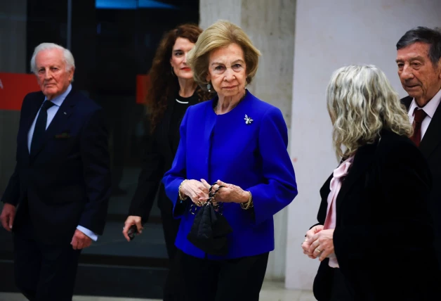 sofia reaparece seria tras publicacion memorias rey