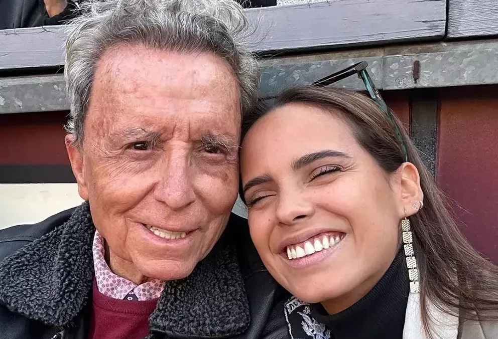 Gloria Camila con su padre, el extorero José Ortega Cano, al que está muy unida.