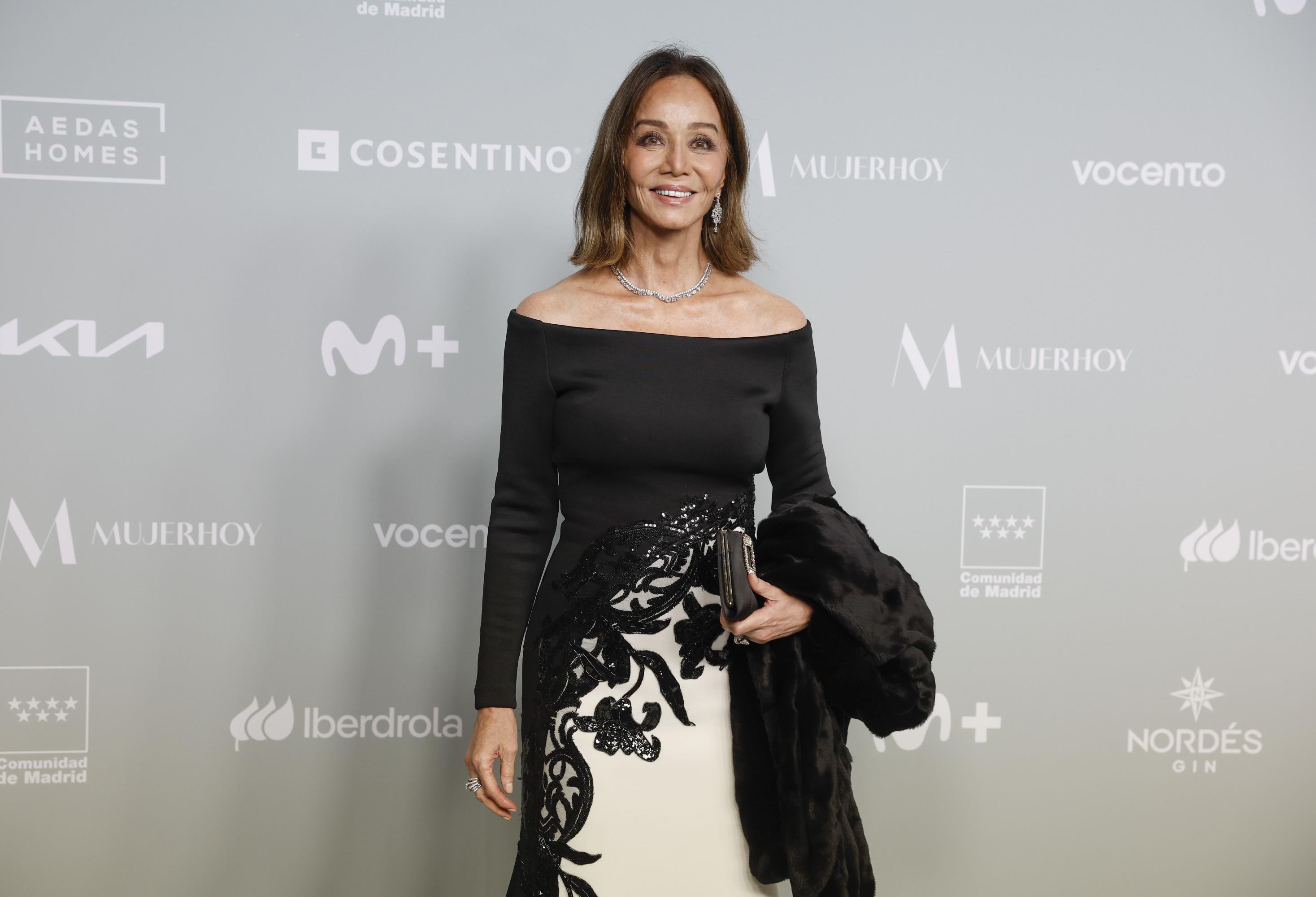 Isabel Preysler reaparece por su 74º cumpleaños con unas zapatillas de 200 euros de su hijo, Julio Iglesias Jr.