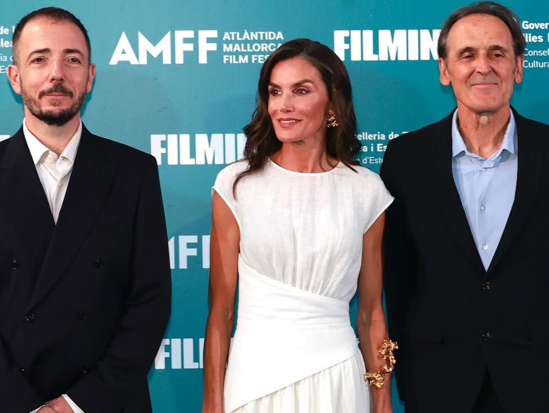 Letizia arrasa con una original joya de 320 euros