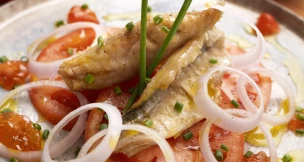 Ensalada de tomates y jureles