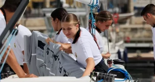 Leonor aprendiendo a navegar