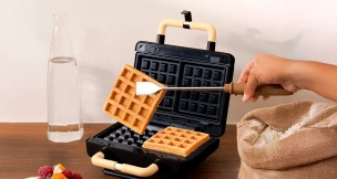 Sandwichera 3 en 1 con placas intercambiables y diseño retro