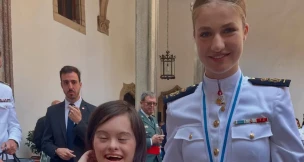 La princesa Leonor junto a Carmela Mola.