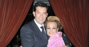 Carmen Sevill con su hijo