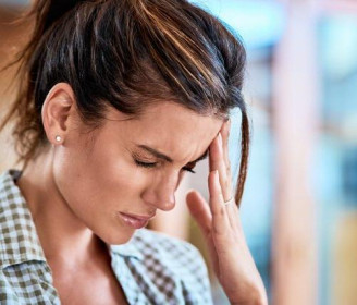 La migraña es una dolencia más común de lo que parece. ¡Te damos los mejores consejos para sobrevivir a ella!