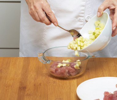 receta-tartar-de-atu-n-y-manzana-verde-paso-4