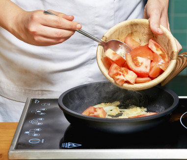 receta-macarrones-con-aceitunas-tomate-y-alcaparras-paso-2