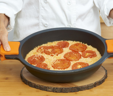 arroz-fa-cil-al-horno-con-tomate-y-huevopaso-3