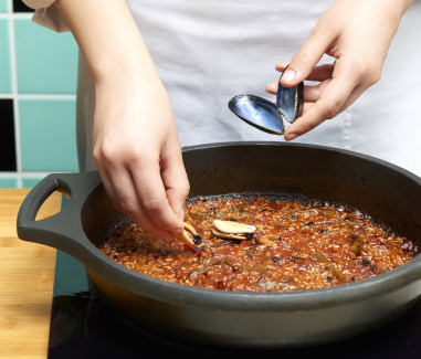 arroz-con-langostinos-mejillones-y-calamar-paso-4