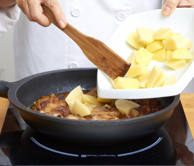 costillas-guisadas-con-patatas-paso-3