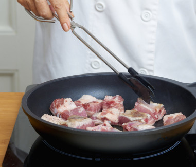 costillas-guisadas-con-patatas-paso-1