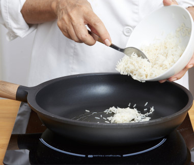 ensalada-tibia-de-arroz-con-champin-ones-y-queso-de-oveja-paso-1