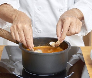 sopa-de-pescado-y-almejas-con-verduras-paso-4