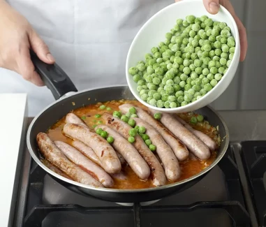 Salchichas con guisantes-Paso 7