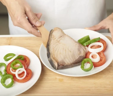 Bonito marinado con tomate9