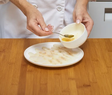 Carpaccio de bacalao con tapenade Paso4
