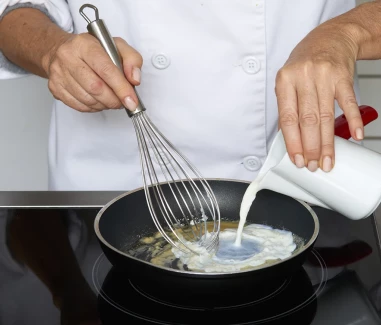 Huevos rellenos de salmón Paso 3