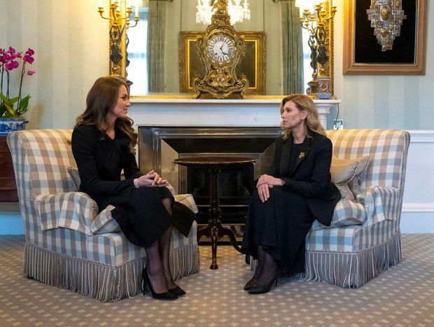 Olena Zelenska y Kate Middleton en el palacio de Buckingham