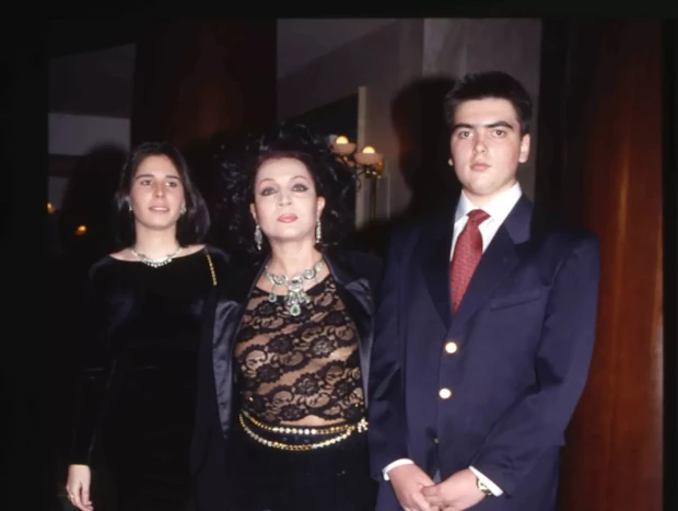 Sara Montiel con Thais y Zeus.