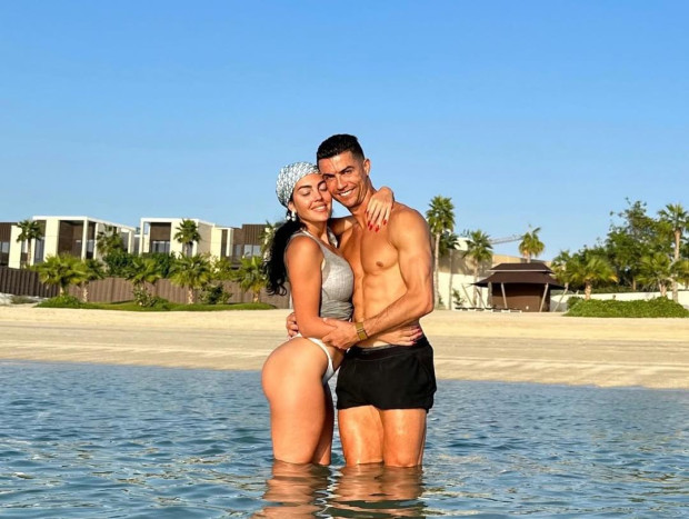 Cristiano Ronaldo cumple 40 años: sus mejores fotos con Georgina y sus hijos en su nueva vida de lujo en Dubai