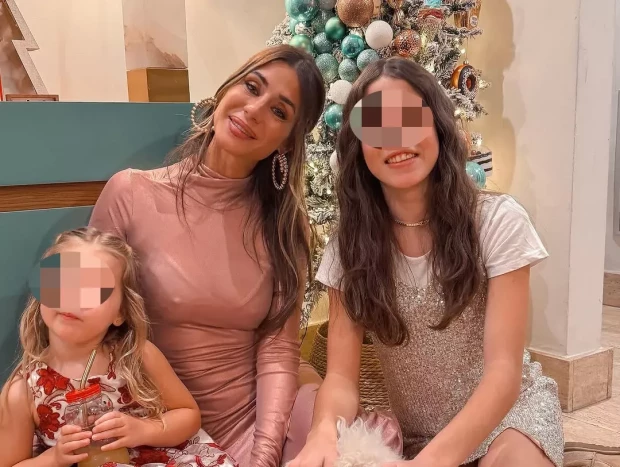 Elena Tablada con sus hijas Ella y Camila.