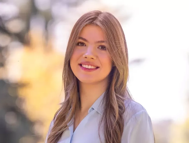 La infanta Sofía sonriendo