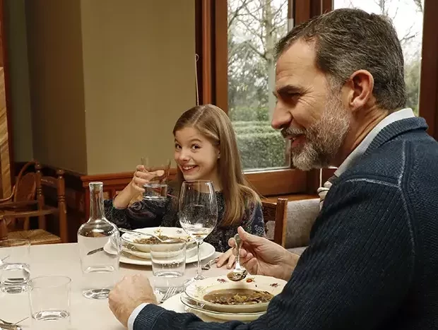 Reina Letizia, Infanta Sofía, princesa Leonor y el rey Felipe VI