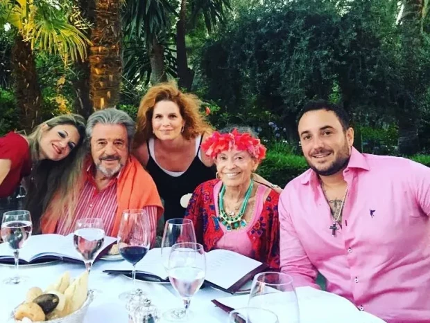 Francisco de Borbón y Escasany con su familia.