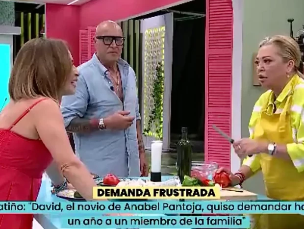 Kiko Matamoros, María Patiño y Belén Esteban en 'La Familia de la Tele'