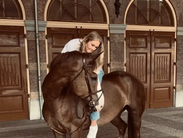 Amalia de Holanda ha tenido un accidente a caballo.