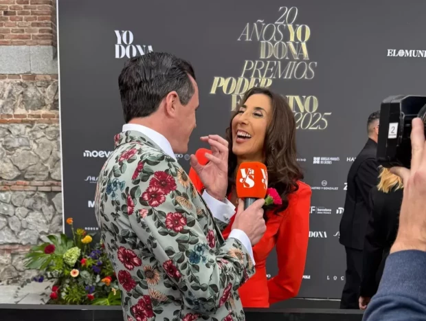 Paz Padilla hablando para las cámaras